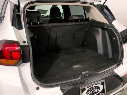 Used 2025 Buick Encore GX Preferred AWD/4WD image 4