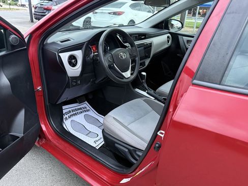 Used 2017 Toyota Corolla LE FWD image 8