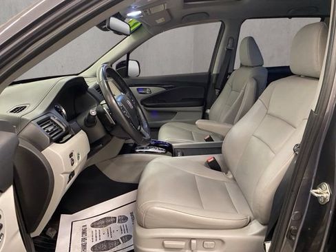 Used 2018 Honda Pilot Touring image 8