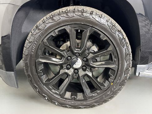 Used 2020 GMC Yukon SLT AWD/4WD image 38