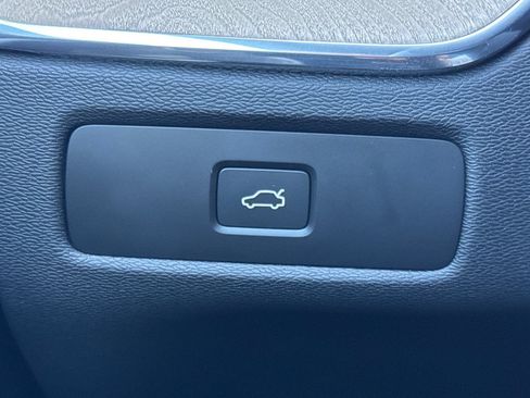 Certified 2026 Volvo XC60 B5 Plus w/ Protection Package Premier AWD/4WD image 31