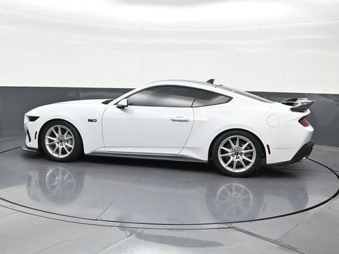 Used 2025 Ford Mustang GT RWD image 2