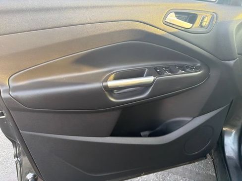 Used 2018 Ford Escape SE w/ Ford Safe & Smart Package AWD/4WD image 10