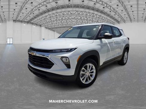 Used 2024 Chevrolet TrailBlazer LS w/ LS Confidence Package FWD image 3