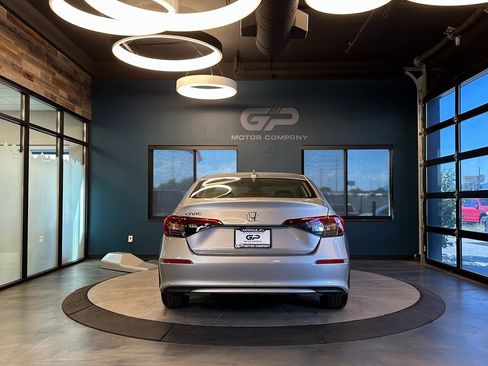 Used 2022 Honda Civic EX image 4