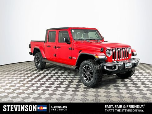 Used 2020 Jeep Gladiator Overland image 1