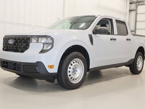 New 2025 Ford Maverick XL image 4