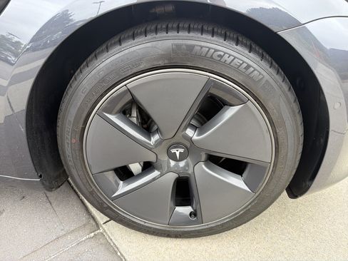 Used 2021 Tesla Model 3 Standard Range Plus RWD image 17