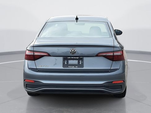 Certified 2024 Volkswagen Jetta Sport image 4