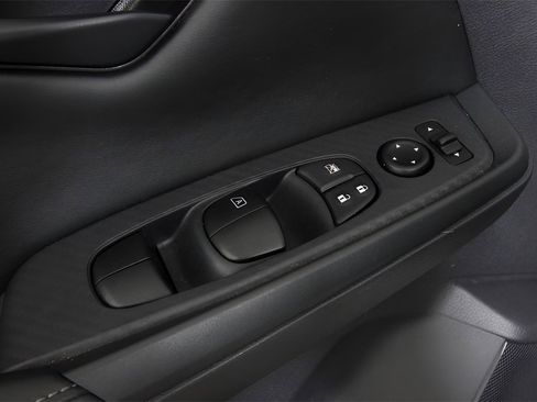 Used 2025 Nissan Sentra S image 11