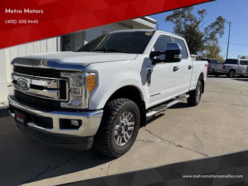 Used 2017 Ford F250 XLT w/ XLT Value Package image 1