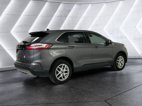 Used 2023 Ford Edge SEL AWD/4WD image 4