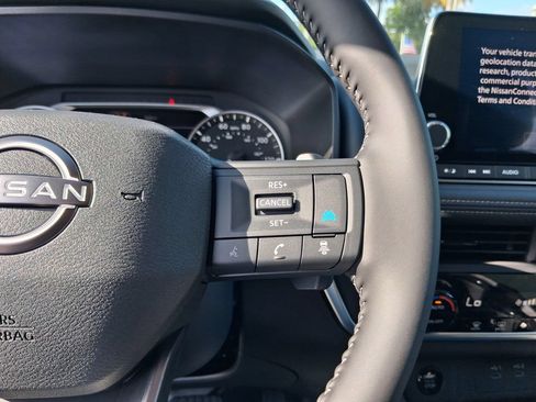 Used 2026 Nissan Rogue SV FWD image 19