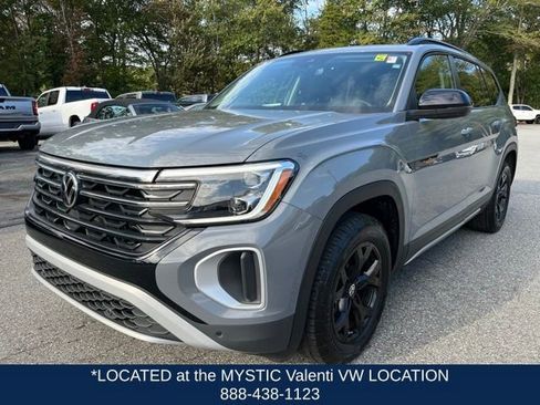 Certified 2024 Volkswagen Atlas Peak Edition SE image 2