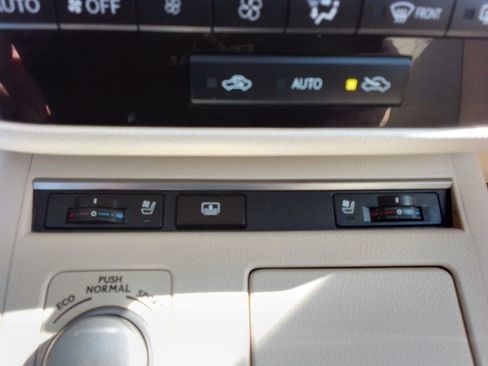 Used 2015 Lexus ES 350 Sedan w/ Luxury Package image 16