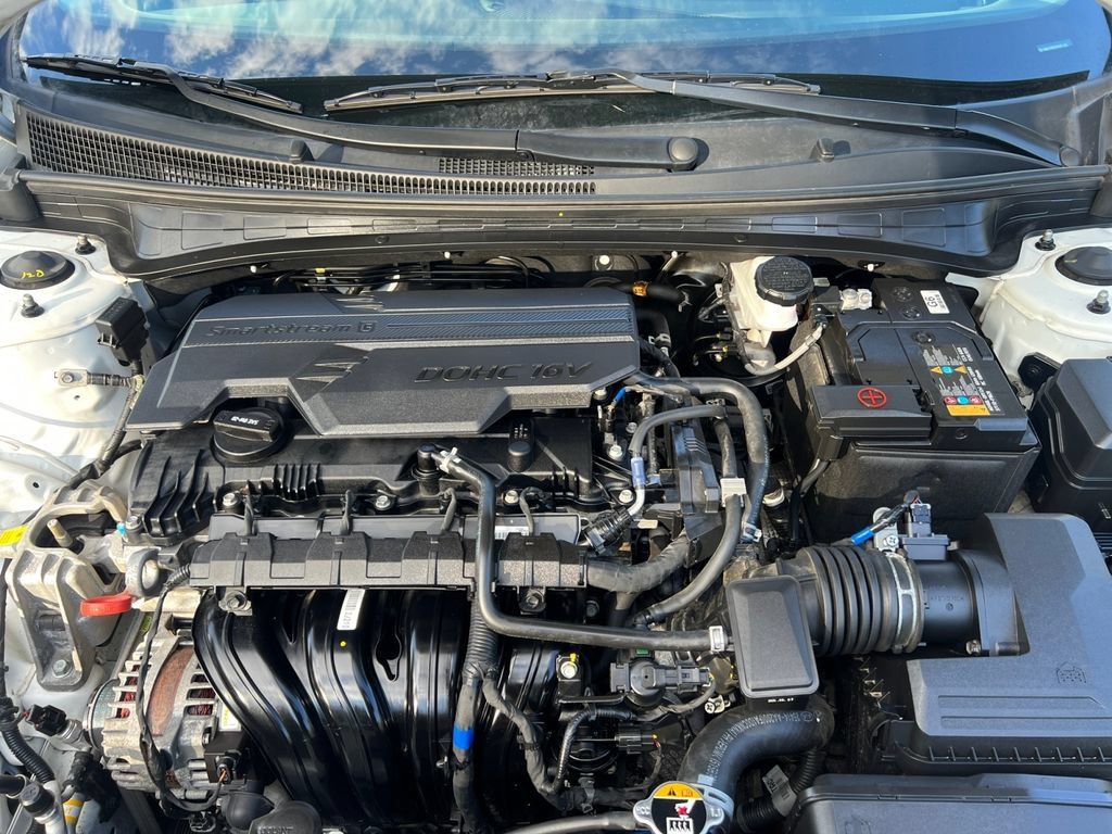 Used 2024 Hyundai Elantra Limited FWD image 20