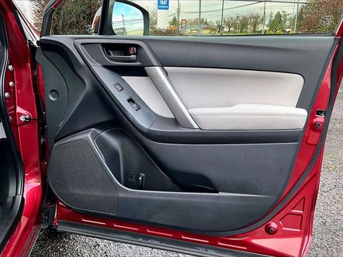 Used 2014 Subaru Forester 2.5i Premium w/ All-Weather Package image 23