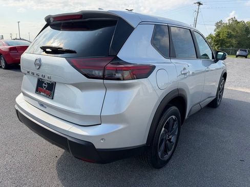 Used 2025 Nissan Rogue SV FWD image 31