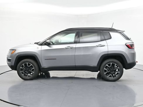 Used 2019 Jeep Compass Trailhawk AWD/4WD image 3