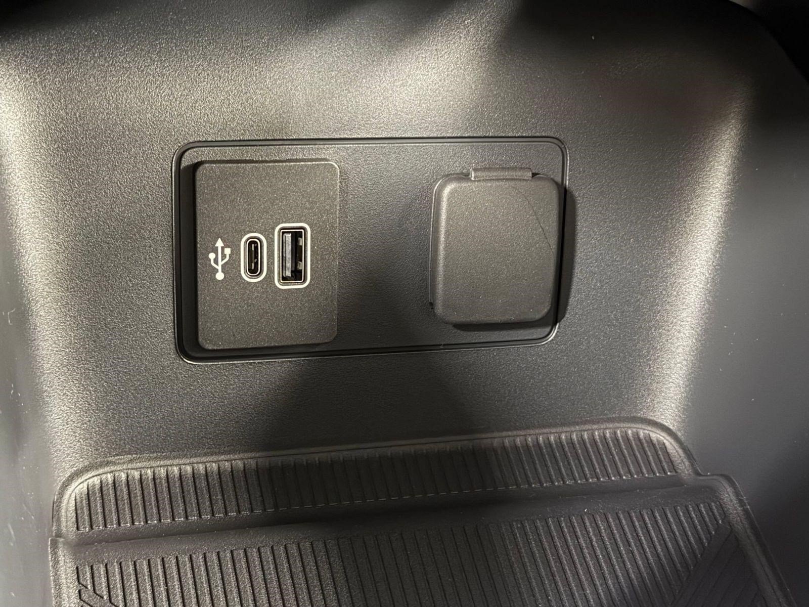 New 2026 Ford Explorer Active w/ Active Comfort Package AWD/4WD image 30