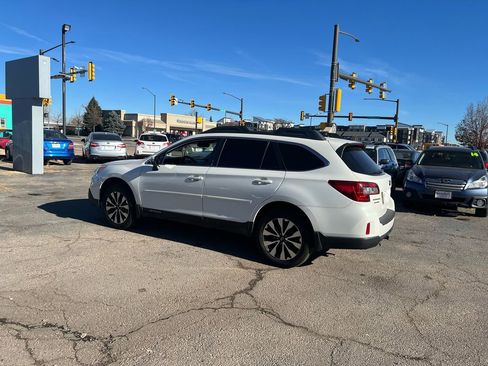 Used 2015 Subaru Outback 2.5i Limited image 2