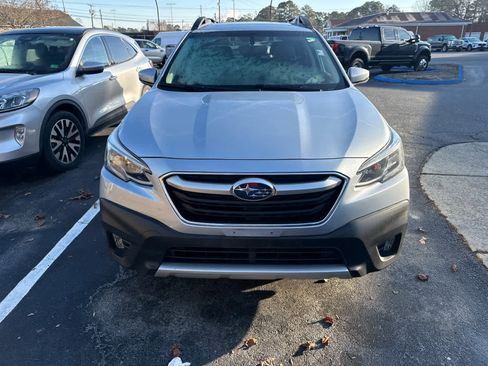 Used 2022 Subaru Outback Limited image 5