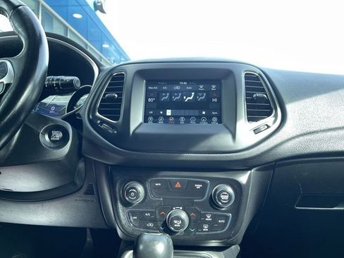 Used 2019 Jeep Compass Latitude image 13