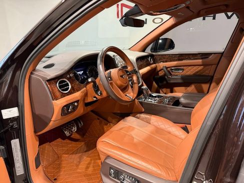 Used 2018 Bentley Bentayga AWD/4WD image 10