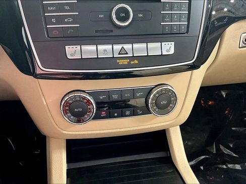 Used 2017 Mercedes-Benz GLE 350 w/ Premium 1 Package image 33