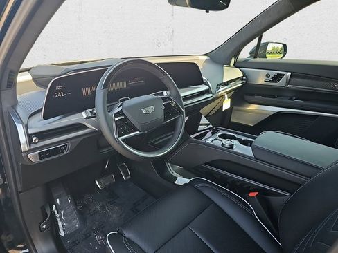 New 2026 Cadillac Vistiq Platinum w/ LPO, Floor Liner Package image 19