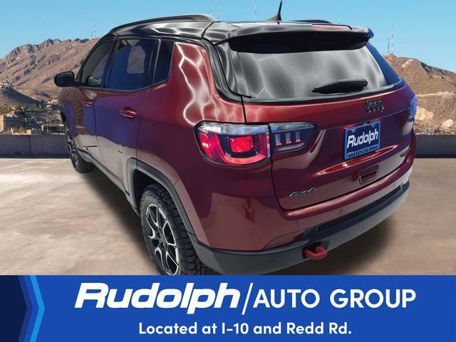 Used 2025 Jeep Compass Trailhawk AWD/4WD image 3