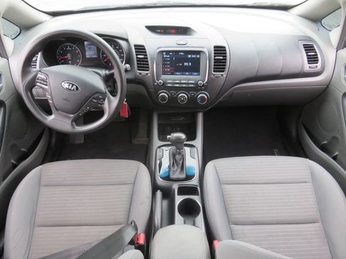 Used 2018 Kia Forte LX w/ LX Popular Package image 12