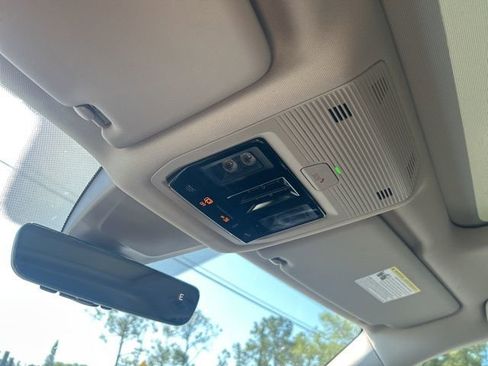 Used 2024 Volkswagen Atlas Peak Edition SE image 15