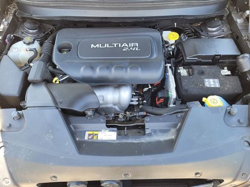 Used 2018 Jeep Cherokee Latitude Plus w/ Cold Weather Group AWD/4WD image 24