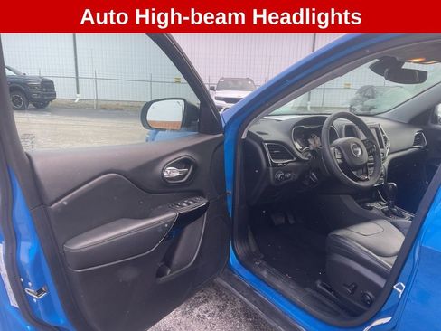 Used 2023 Jeep Cherokee Altitude Lux image 17