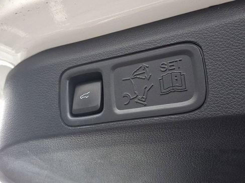 Used 2022 Ford Expedition Platinum image 36