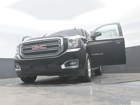 Used 2019 GMC Yukon XL SLT AWD/4WD image 32