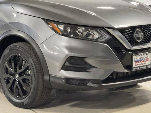 Used 2022 Nissan Rogue Sport S image 3