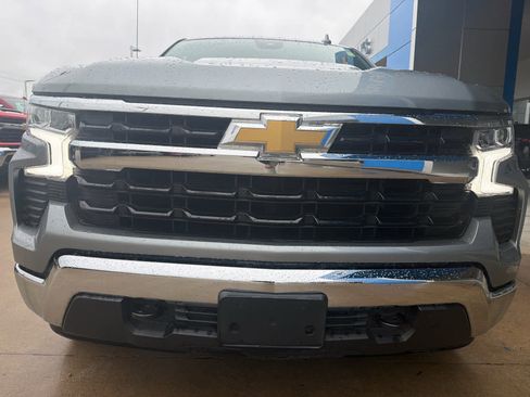 Used 2023 Chevrolet Silverado 1500 LT w/ Z71 Off-Road Package AWD/4WD image 11