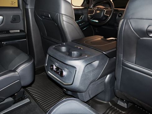 Used 2025 Ford Expedition Platinum w/ Stealth Performance Package AWD/4WD image 70