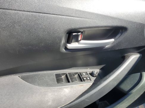 Used 2020 Toyota Corolla LE FWD image 20