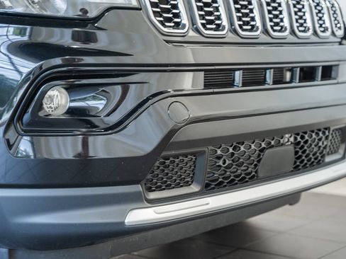 Certified 2025 Jeep Compass Limited AWD/4WD image 12