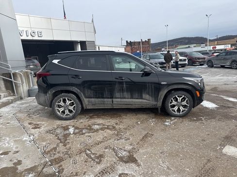 Used 2022 Kia Seltos EX image 6