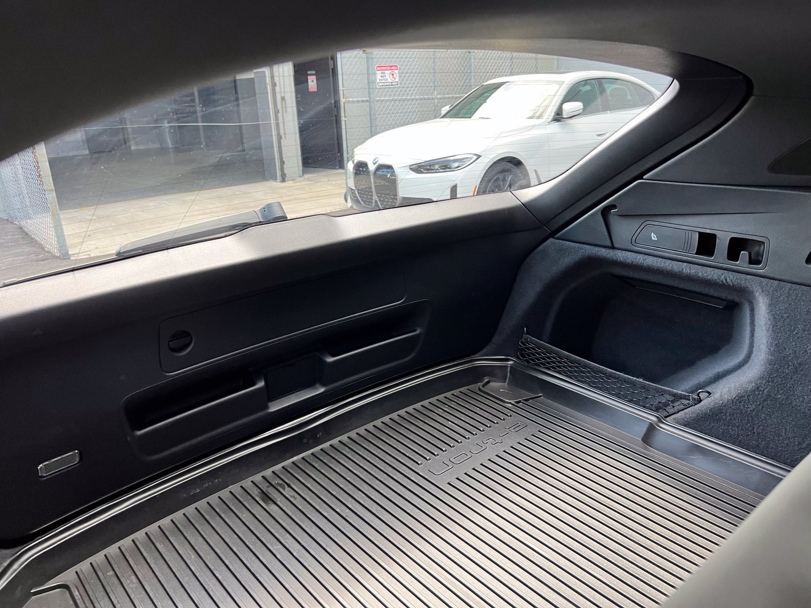 Used 2024 Audi Q8 e-tron Prestige w/ Prestige Package AWD/4WD image 78