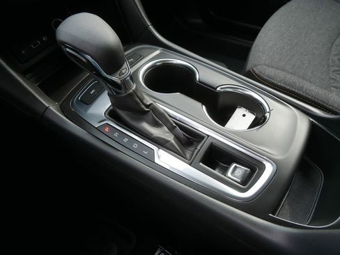 Used 2024 Chevrolet Equinox LT image 24