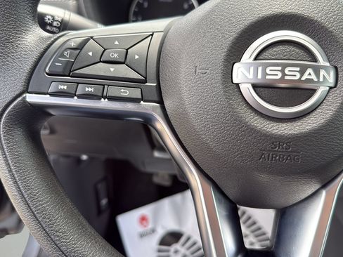 Used 2024 Nissan Sentra SV FWD image 17