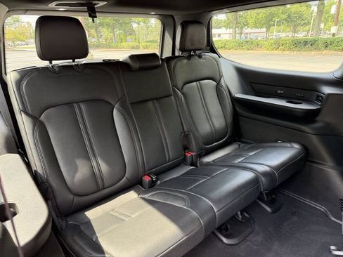 Used 2024 Jeep Wagoneer Series III AWD/4WD image 29
