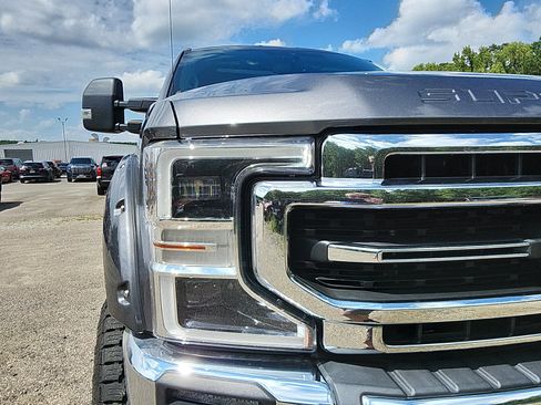 Used 2021 Ford F250 Lariat w/ Lariat Ultimate Package AWD/4WD image 9