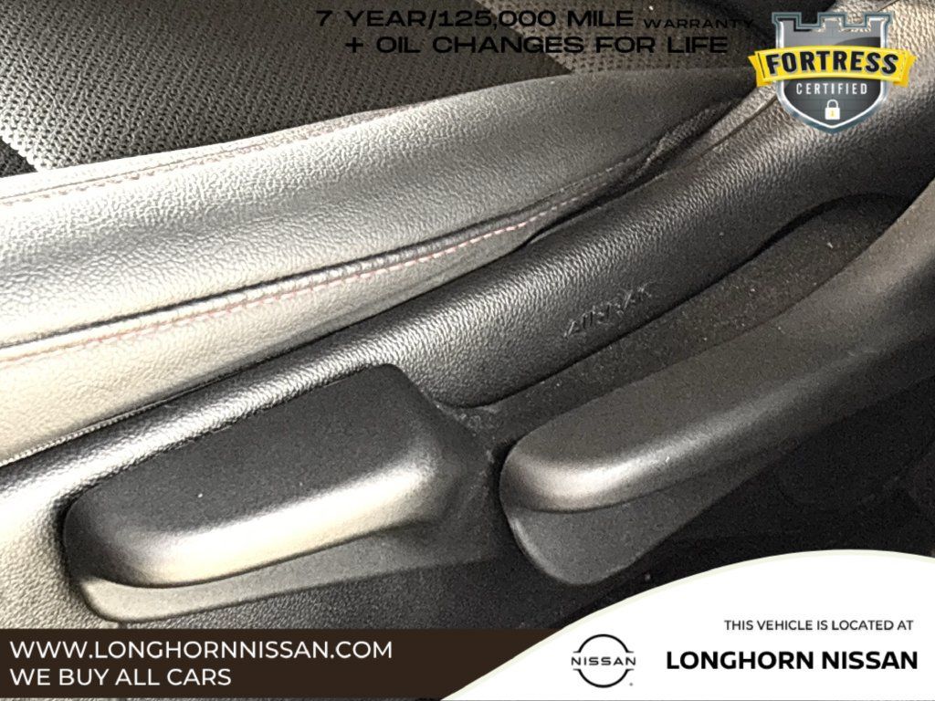 Used 2024 Chevrolet Trax RS w/ Sunroof Package FWD image 22