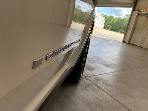 Used 2024 Jeep Grand Cherokee Limited AWD/4WD image 16